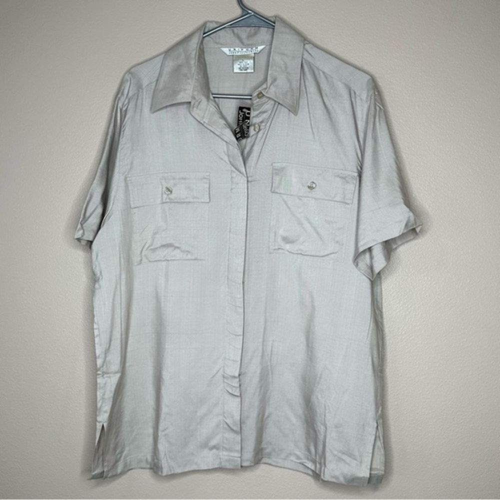 uniform John Paul Richard NWT Women’s‎ Tan 100% silk button down shirt Size L